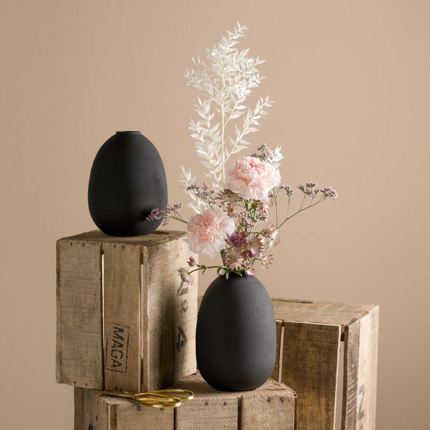 leonardo-casolare-vase-19-cm-noir-m-tal-ovale-d-co image 2