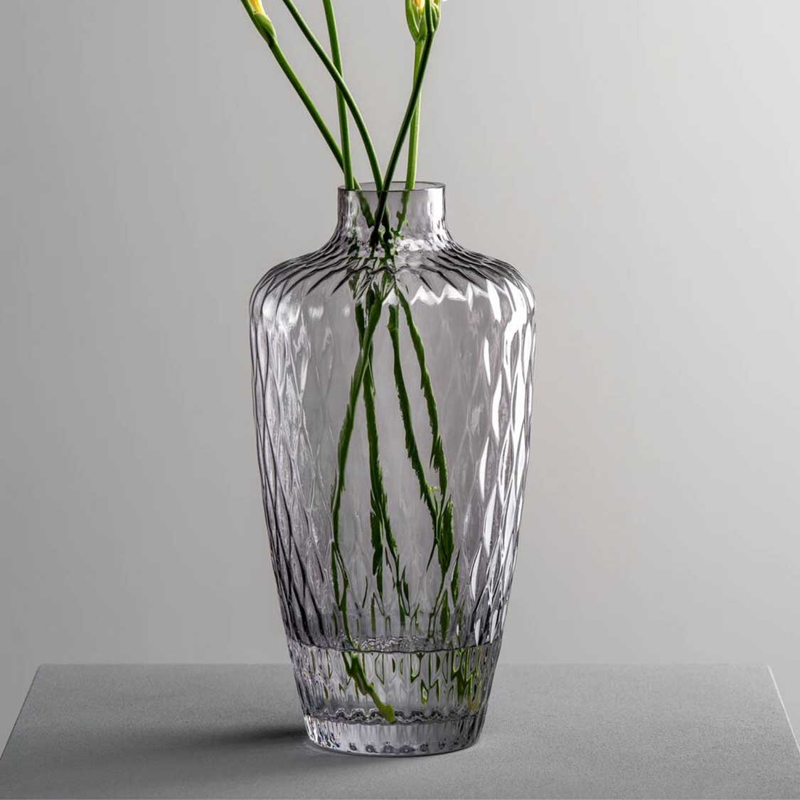 leonardo-giulia-vase-en-verre-gris-28-cm-fait-main image 5
