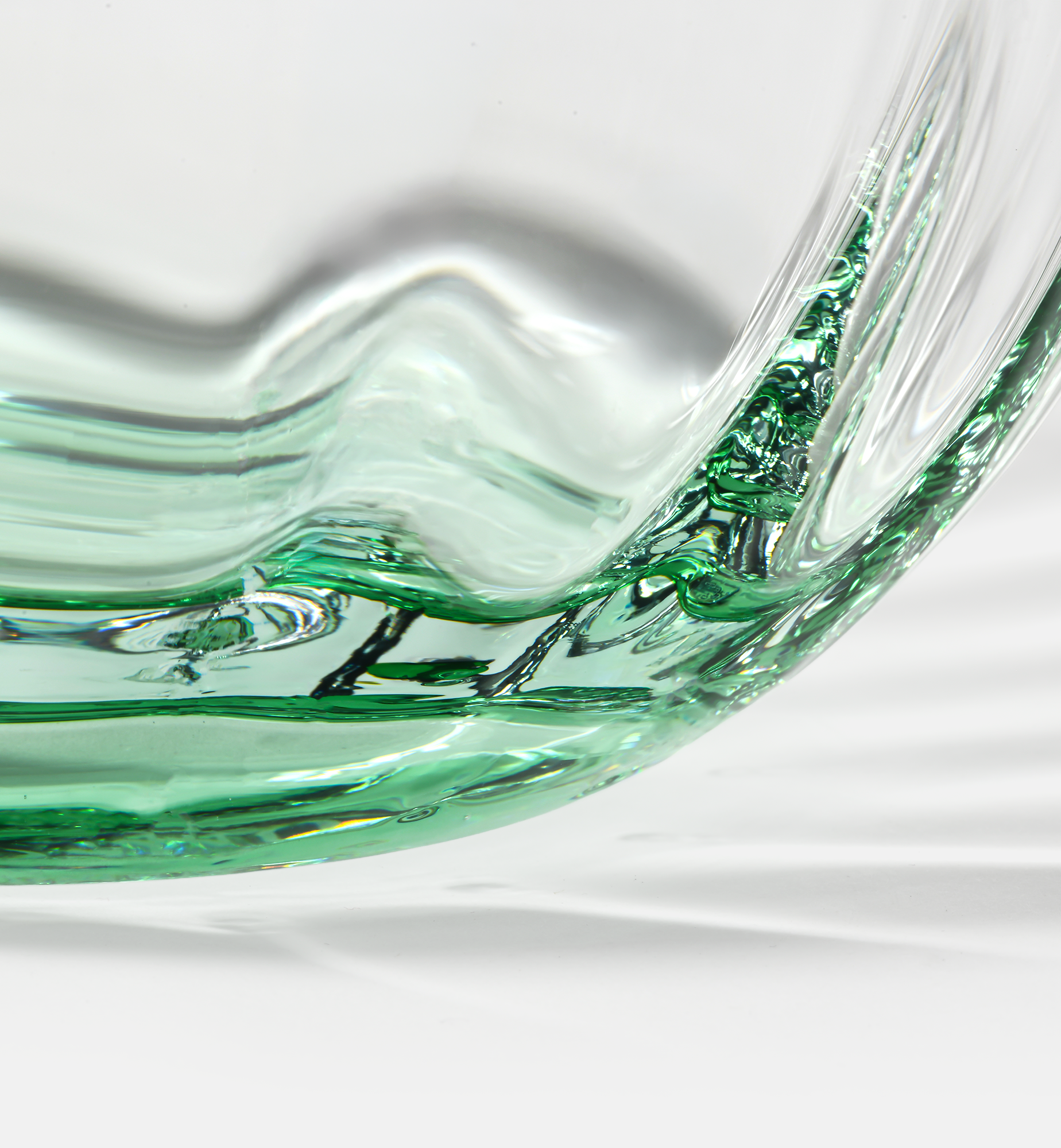 krosno-gemstone-vase-boule-meraude-15-5-cm-cristal image 4