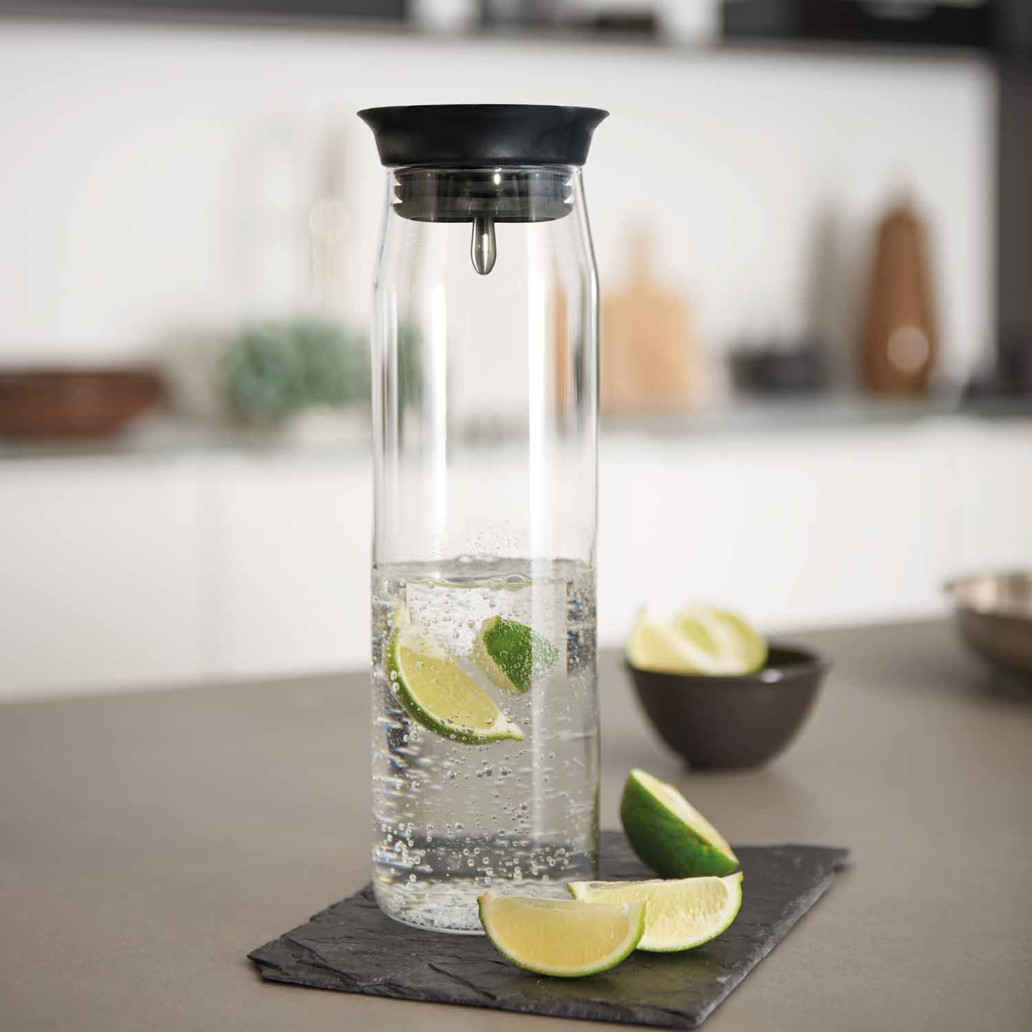leonardo-brioso-carafe-eau-verre-transparent-1-l-fait-main image 3