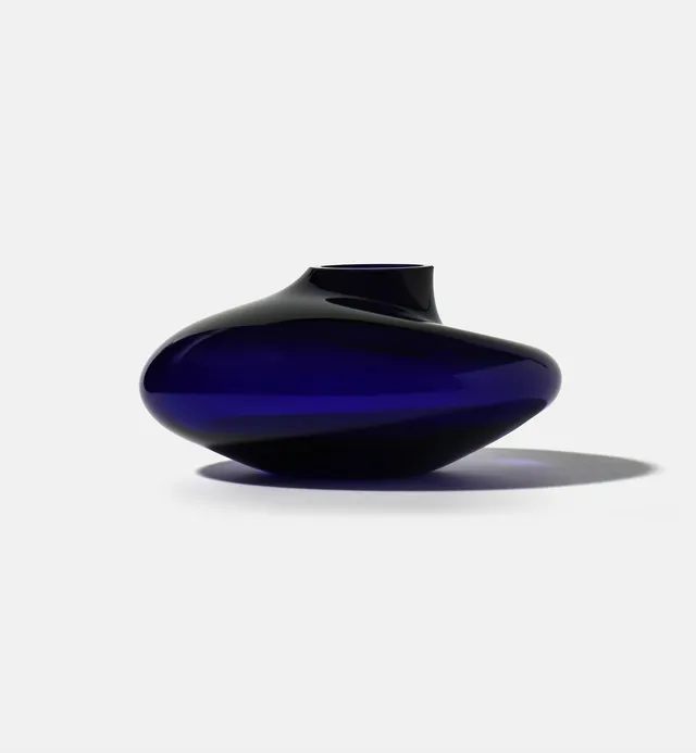 krosno-pebble-2017-vase-en-verre-cobalt-12-cm-fait-main image 1