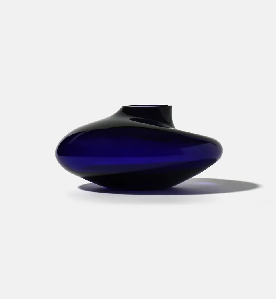 krosno-pebble-2017-vase-en-verre-cobalt-12-cm-fait-main image 1
