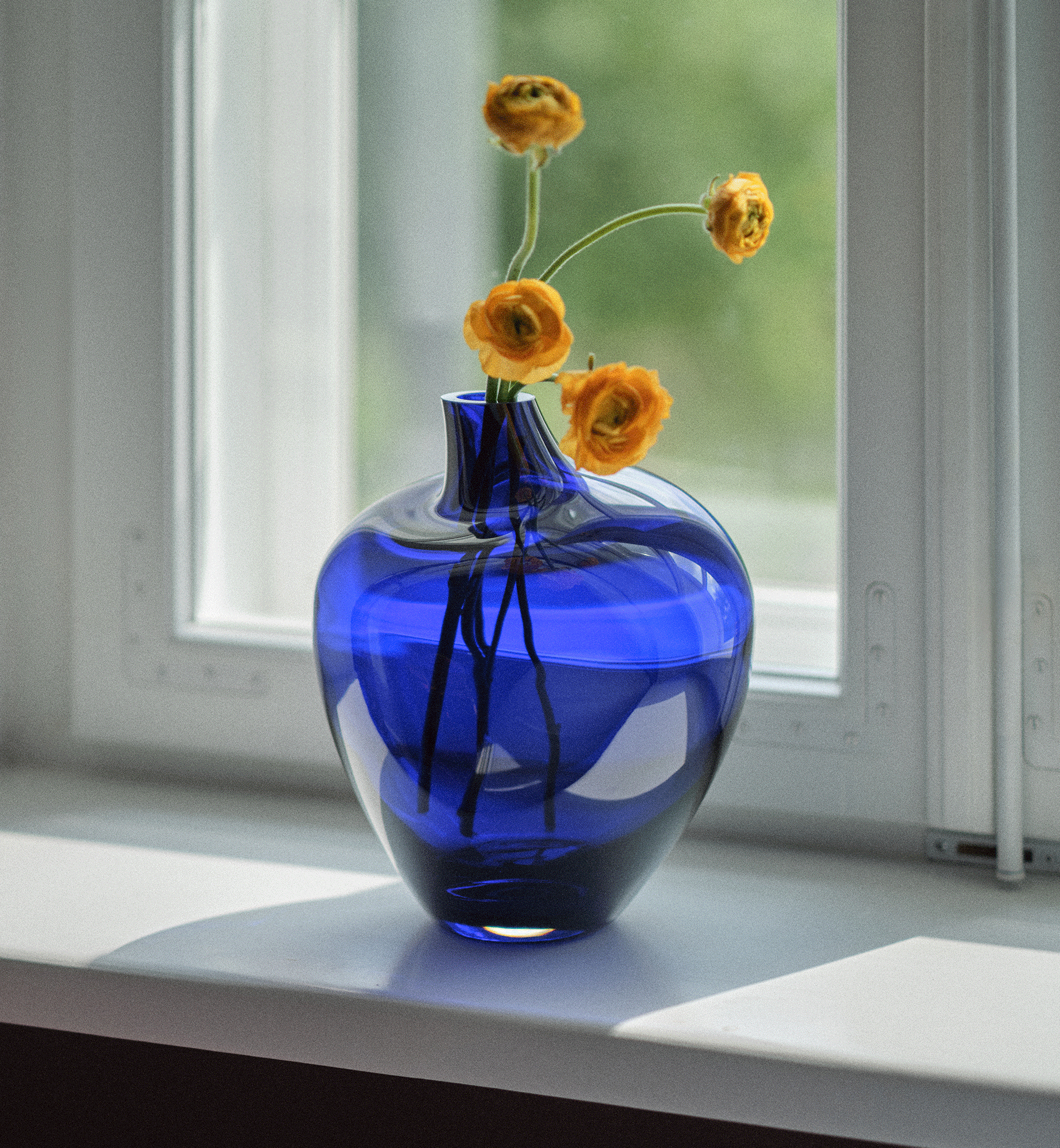krosno-pebble-2017-vase-en-verre-cobalt-30-cm-bleu image 7