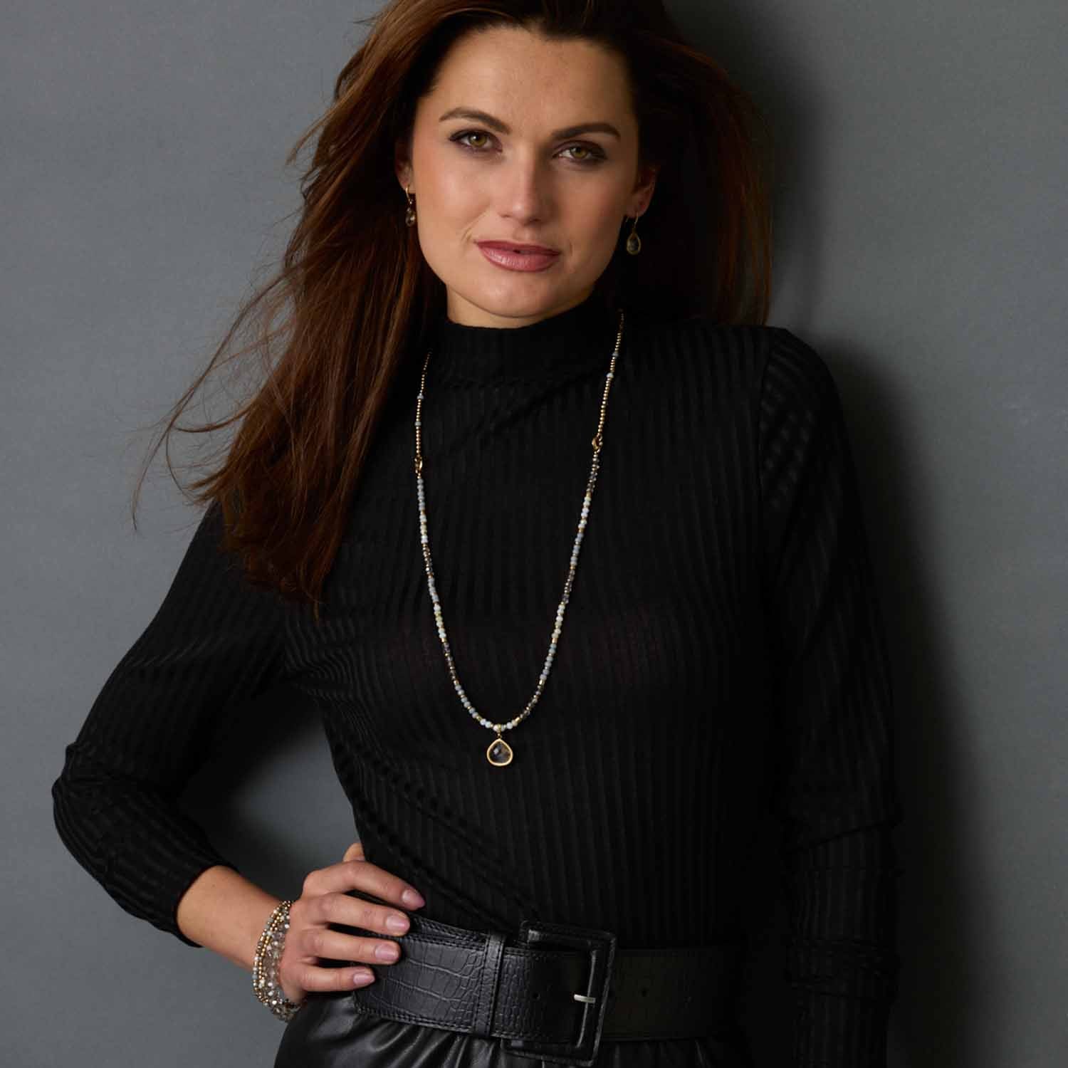 leonardo-bernadette-bracelet-dor-perles-grises-3-rangs image 7