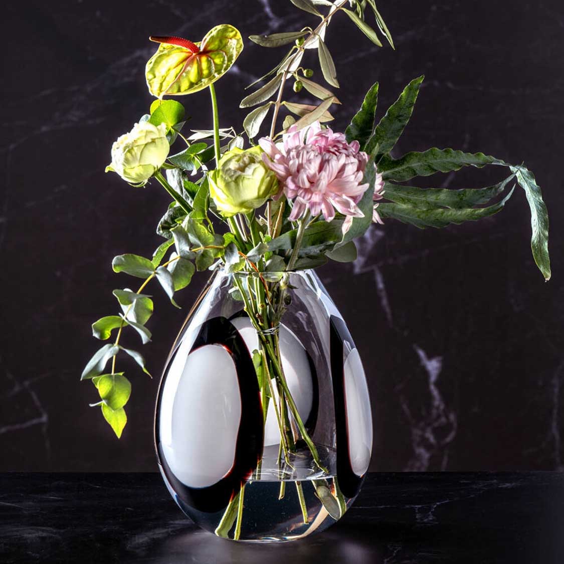 leonardo-occhi-bianchi-vase-verre-blanc-25-cm-fait-main image 5