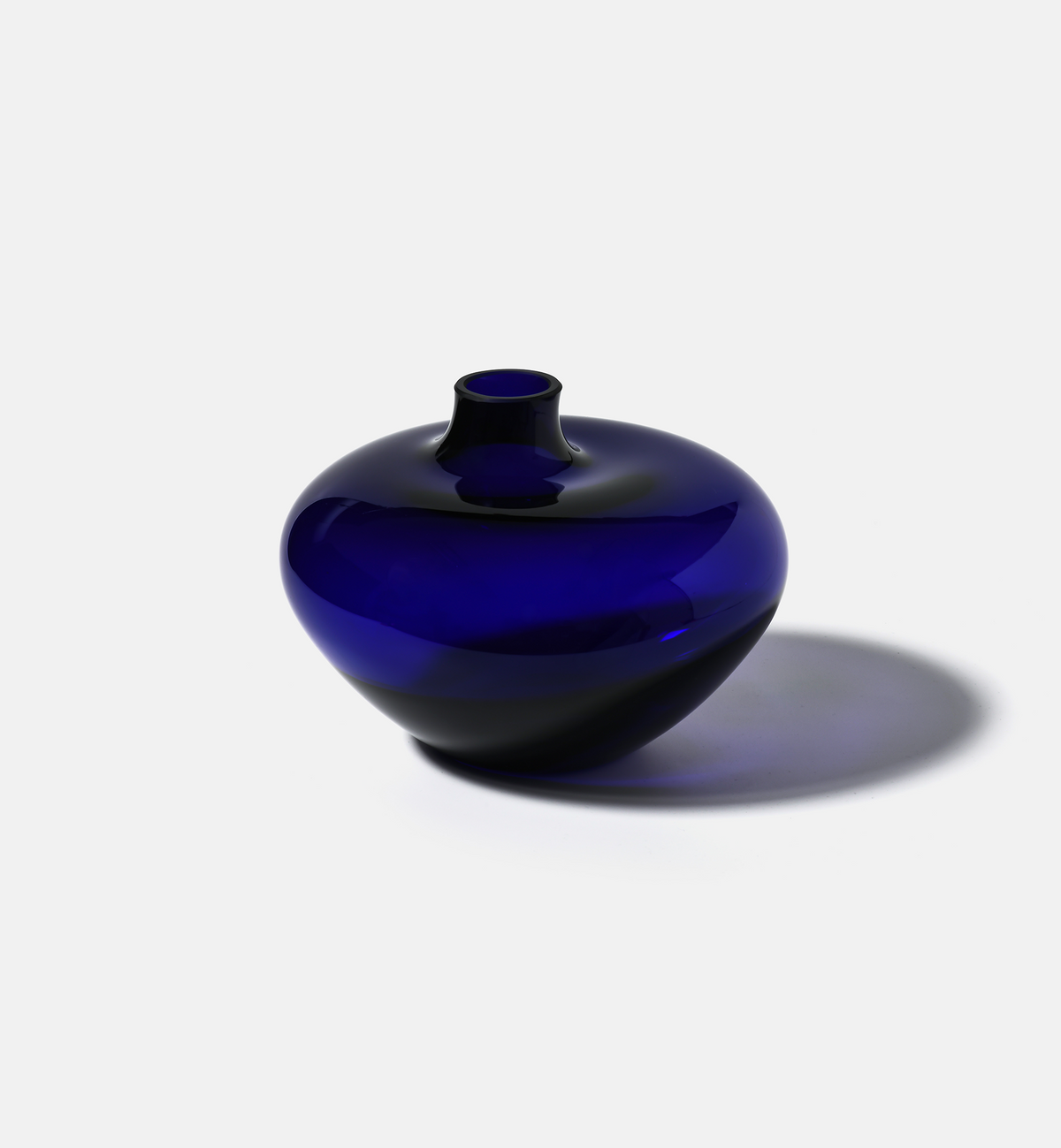 krosno-pebble-2017-vase-16-cm-cobalt image 2