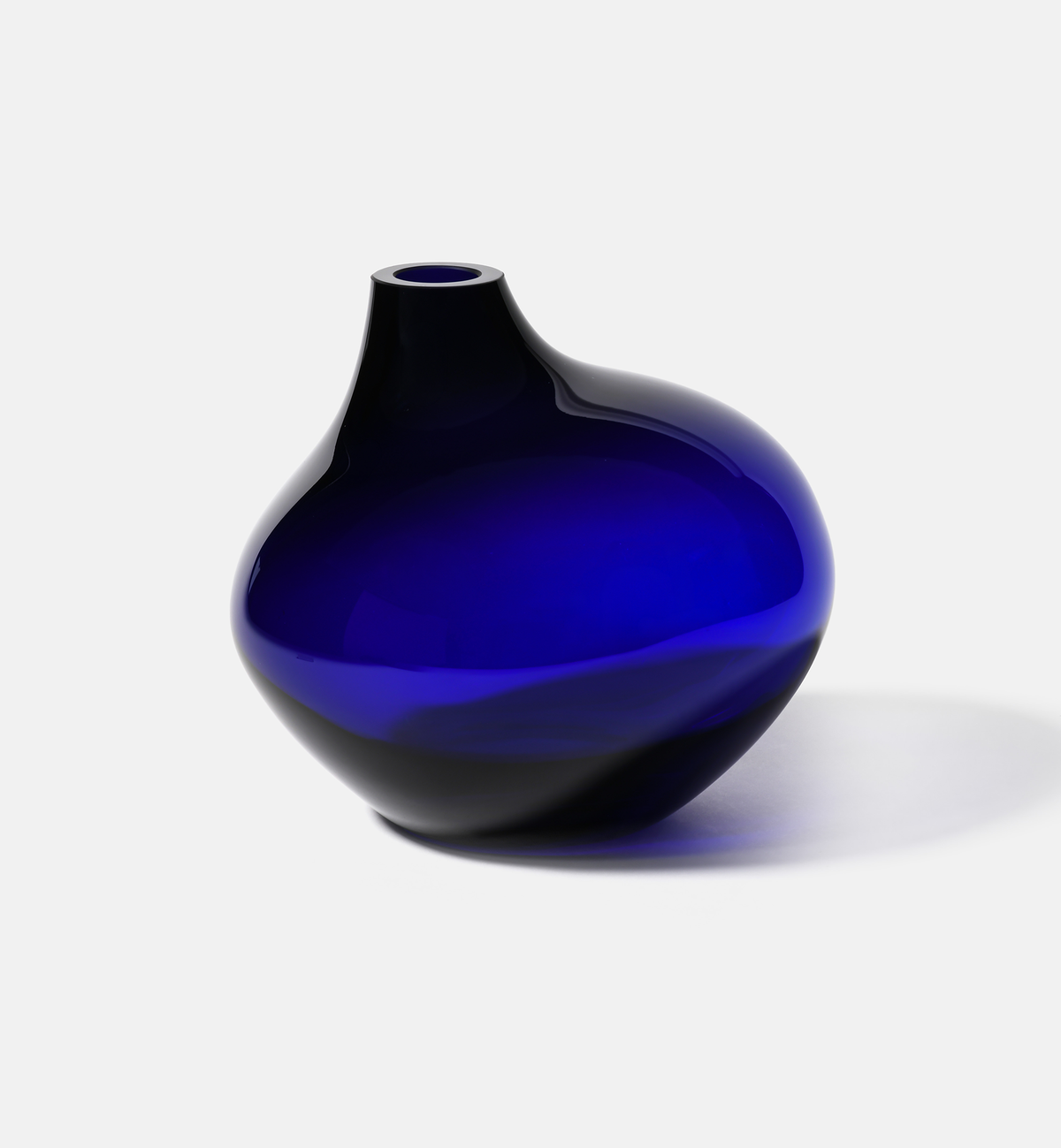 krosno-pebble-2017-vase-20-cm-cobalt image 2