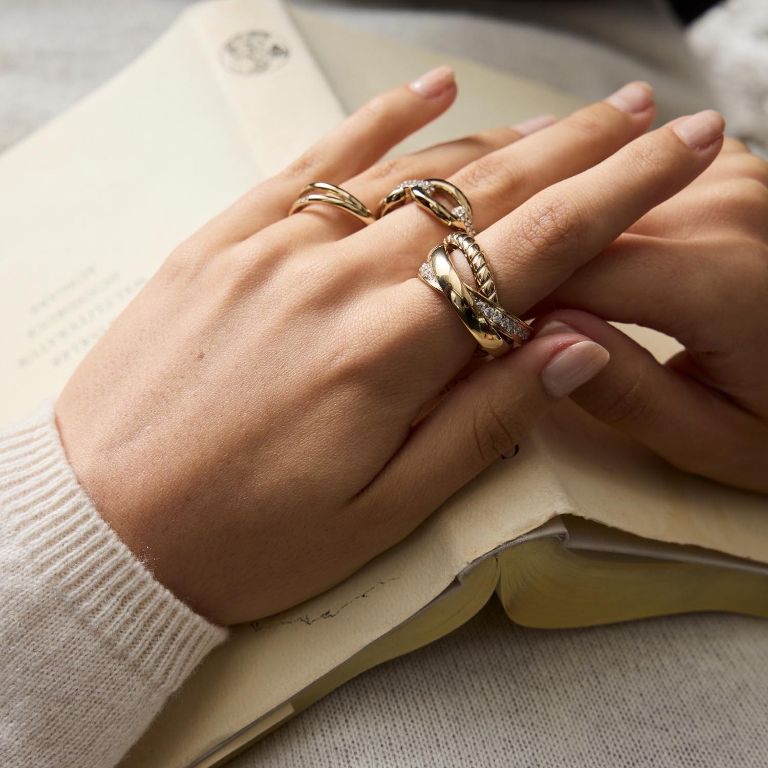 leonardo-vera-bague-triple-dor-e-zirconia-taille-19 image 7