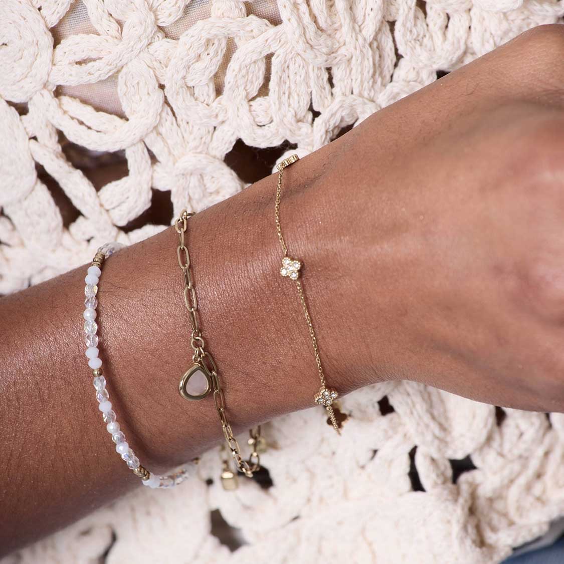 leonardo-althina-bracelet-dor-perles-blanches-et-verre image 2