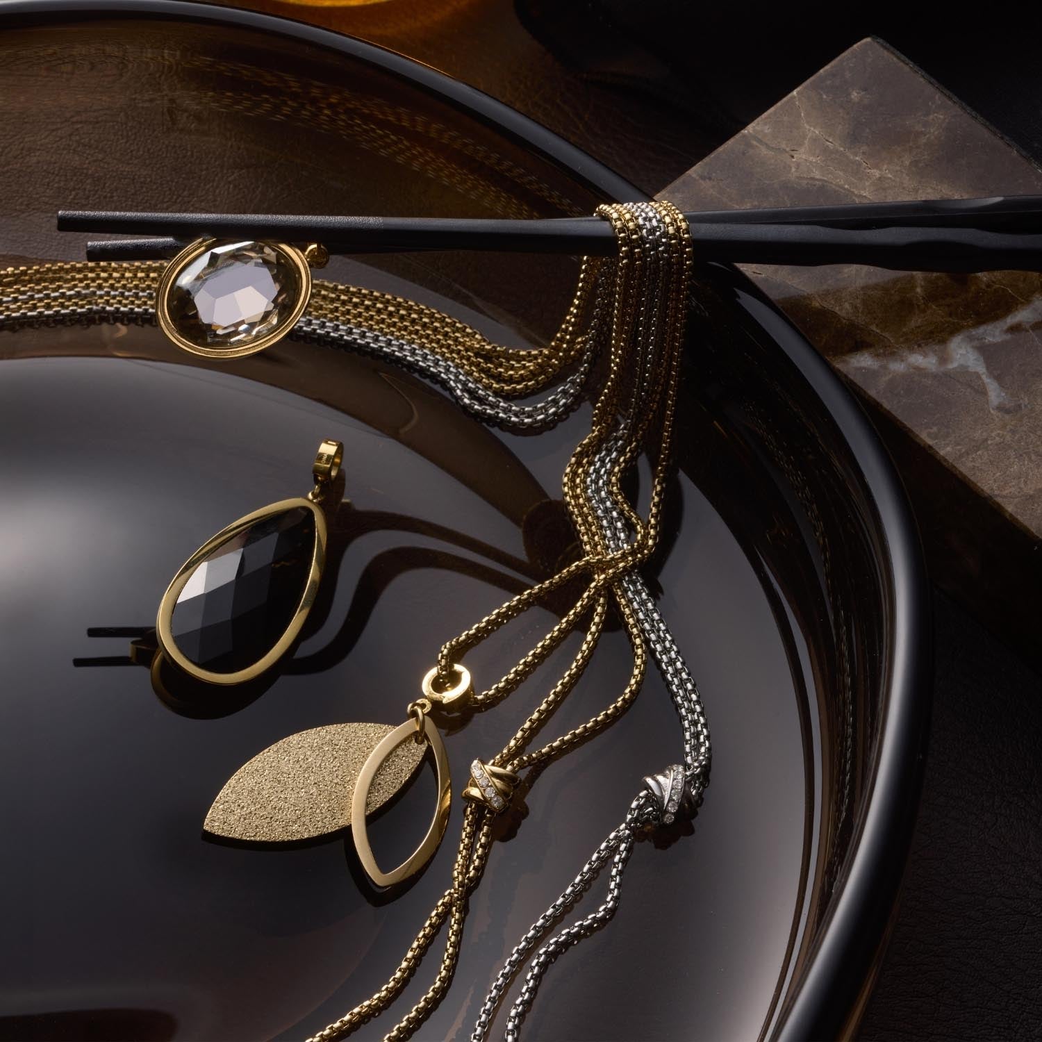 leonardo-punto-pendentif-clip-mix-noir-dor image 8